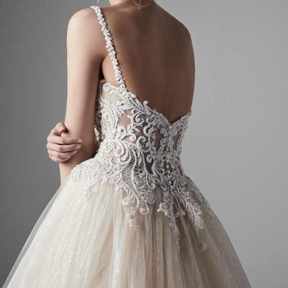 ***SOLD*** Maggie Sottero Wedding Dress - Picture 6 of 8